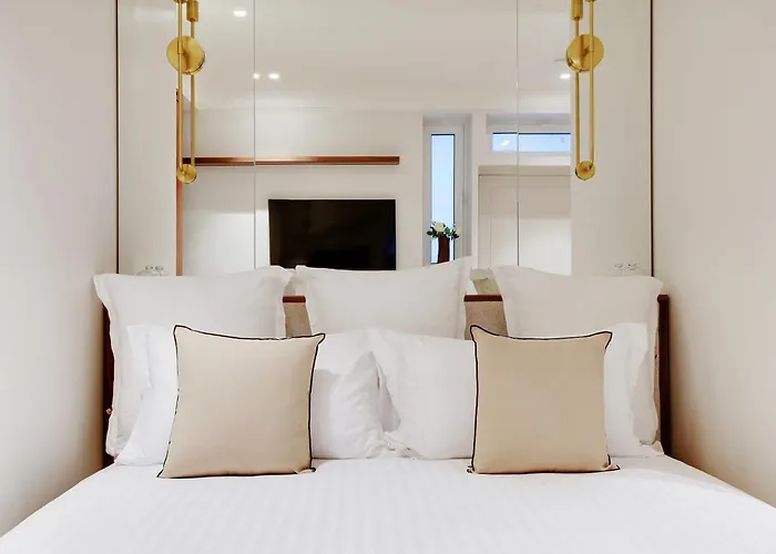 Maison Galante\'S Apartments With Services In La Madeleine - Opera