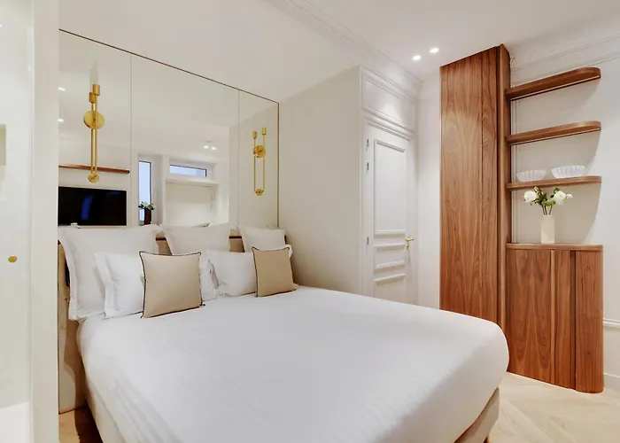 Maison Galante\'S Apartments With Services In La Madeleine - Opera