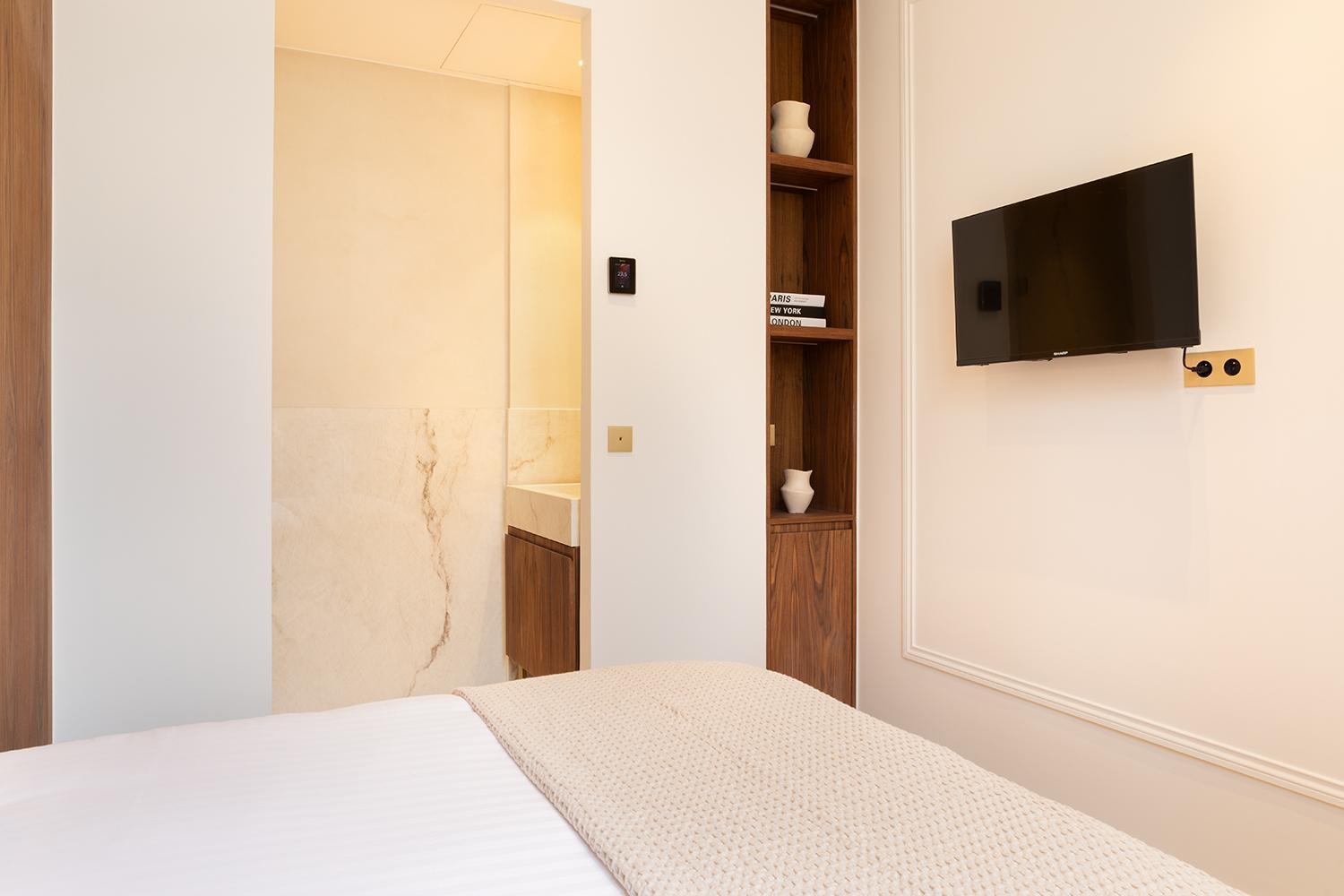 Maison Galante's With Services In La Madeleine - Opera Appartamento