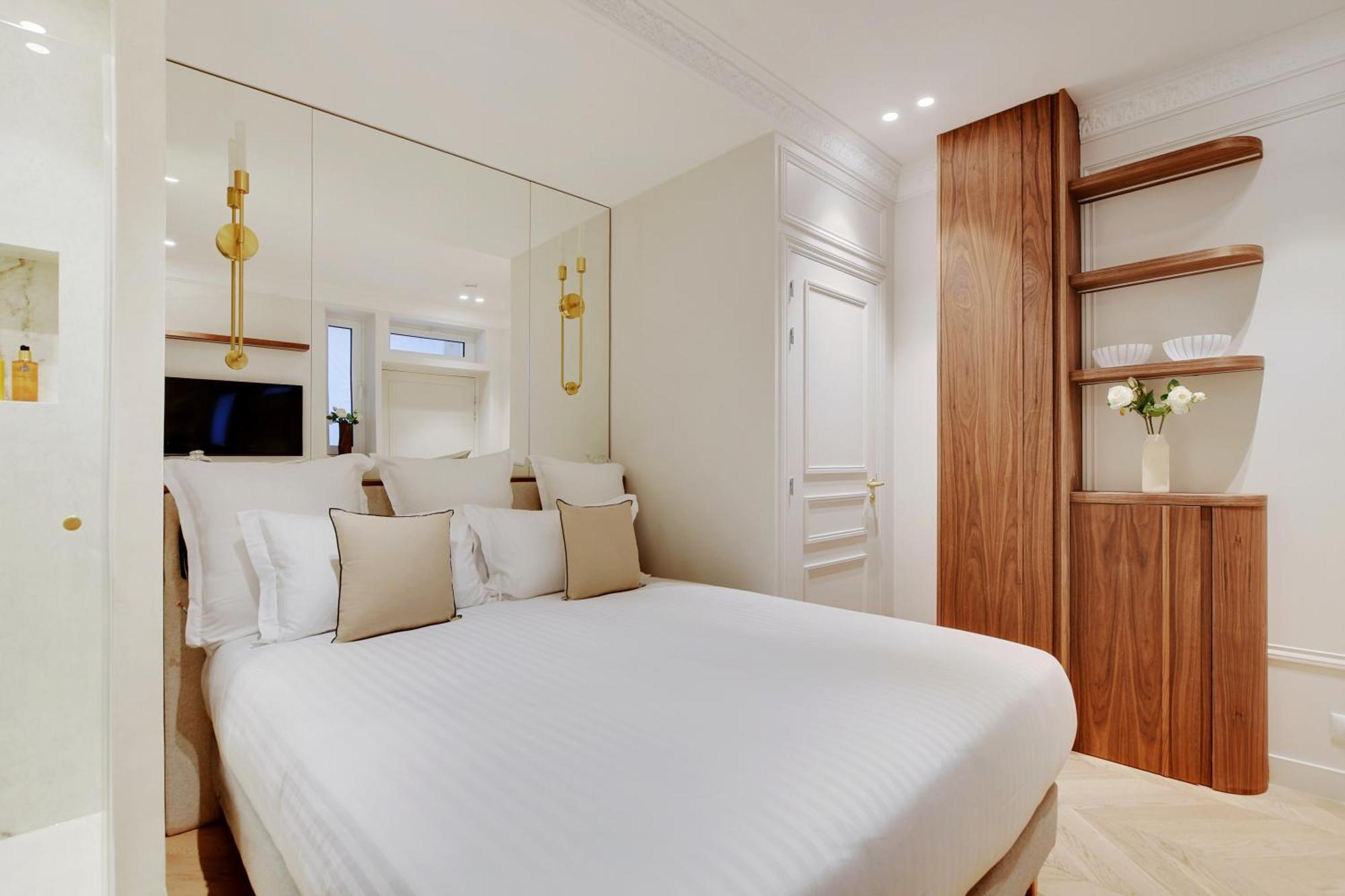 Maison Galante's With Services In La Madeleine - Opera * Parigi
